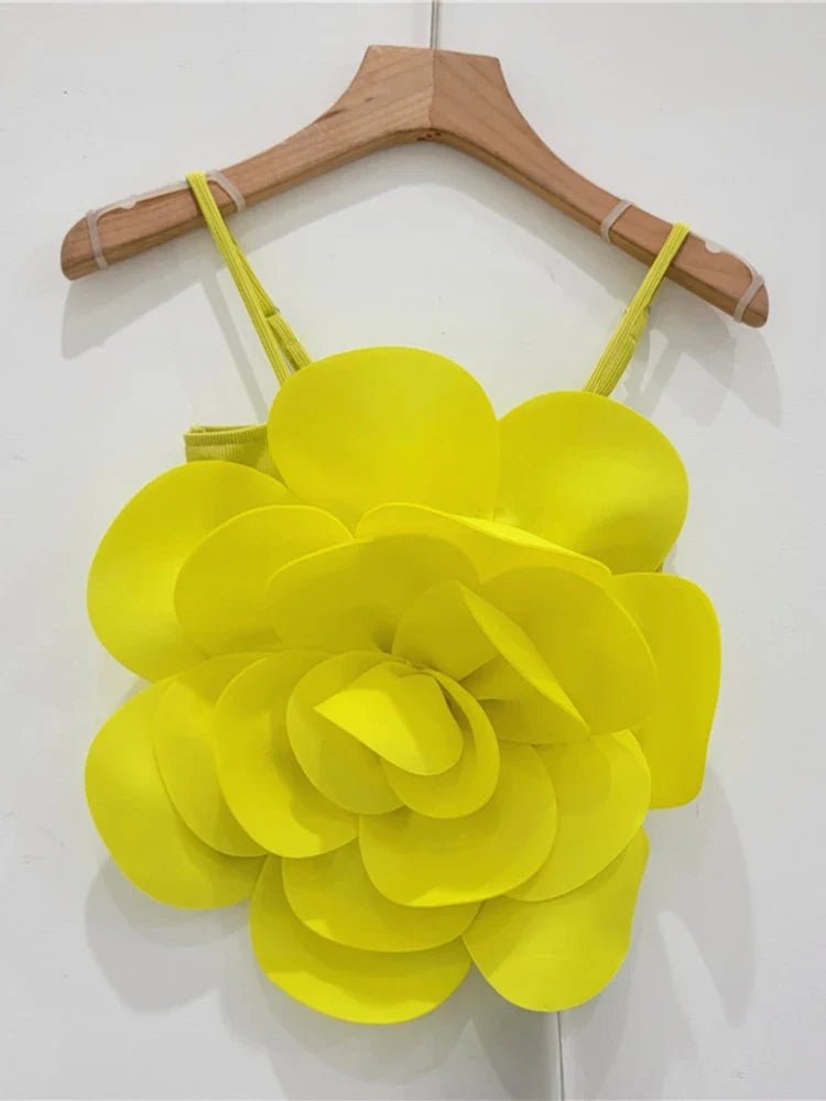Top con flores en 3D
